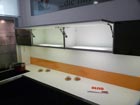Oberschränke mit beleuchteten Unterböden von InnoGenium Küchen Leipzig